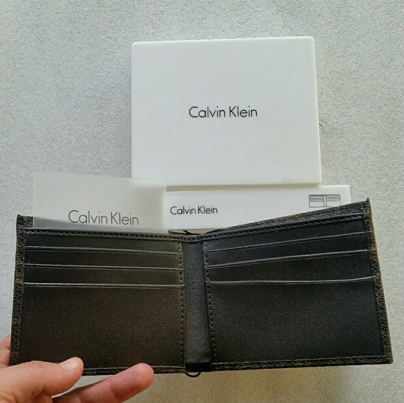 NWT authentic Calvin Klein men's wallet - Picture 3 of 5